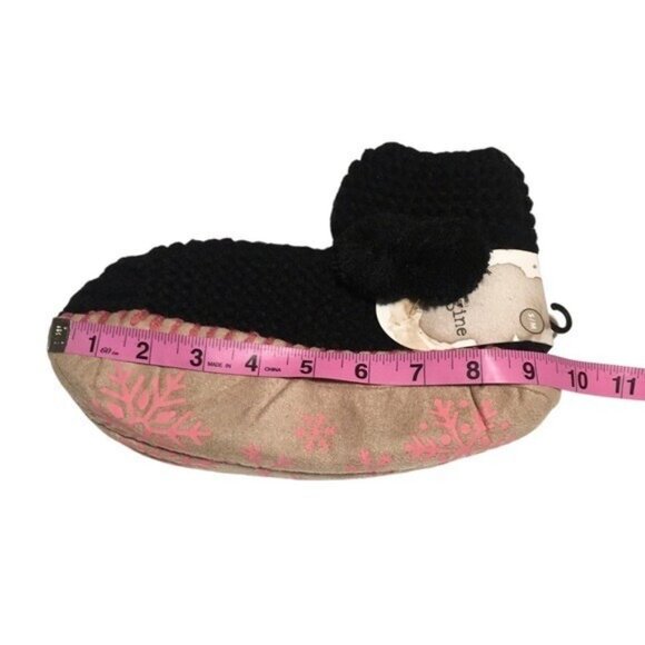 Hand Knitted Snowflake Slipper Booties Women Size 6/7 Small/Med Lined Black Pink - Picture 5 of 7